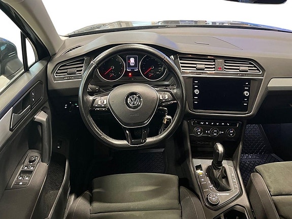 Volkswagen Tiguan 6 of 16