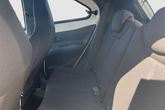 Toyota Aygo X 8 of 11