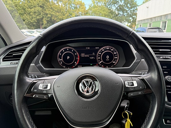 Volkswagen Tiguan 9 of 12