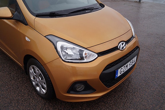 Hyundai i10 11 of 17
