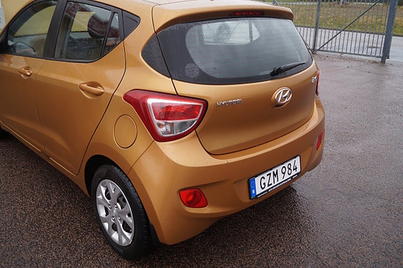 Hyundai i10 13 of 17