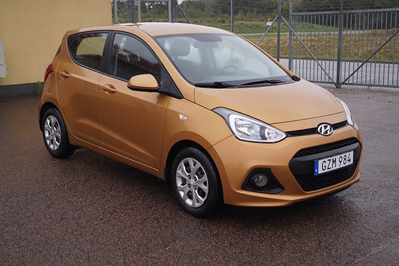 Hyundai i10 3 of 17