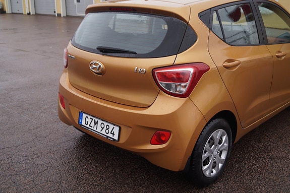 Hyundai i10 12 of 17