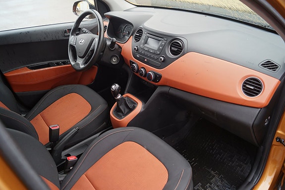 Hyundai i10 15 of 17