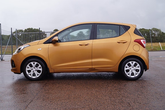 Hyundai i10 8 of 17