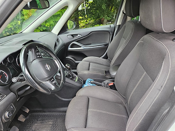 Opel Zafira Tourer 3 of 5
