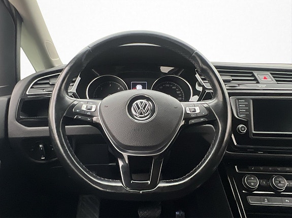 Volkswagen Touran 17 of 30