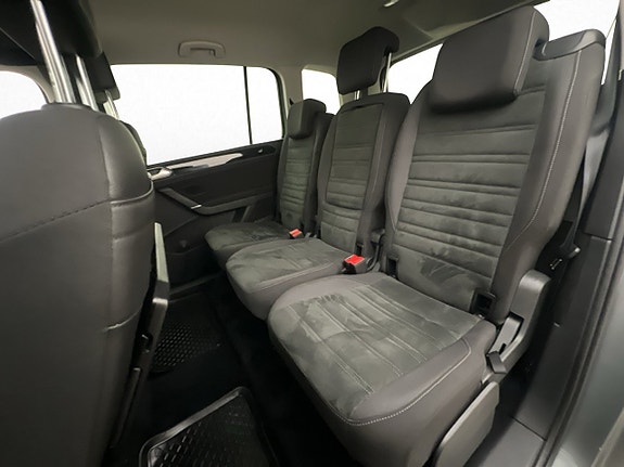 Volkswagen Touran 22 of 30