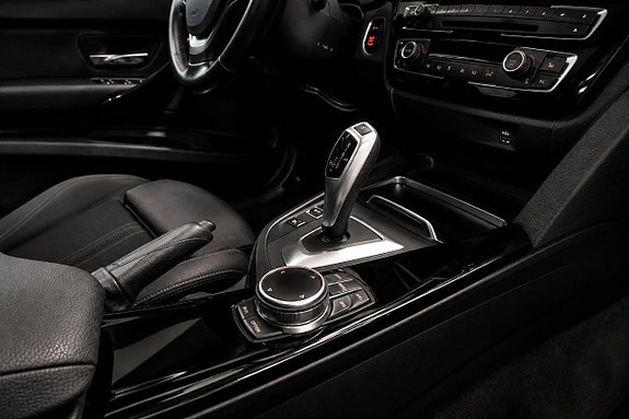 BMW 320d 14 of 18