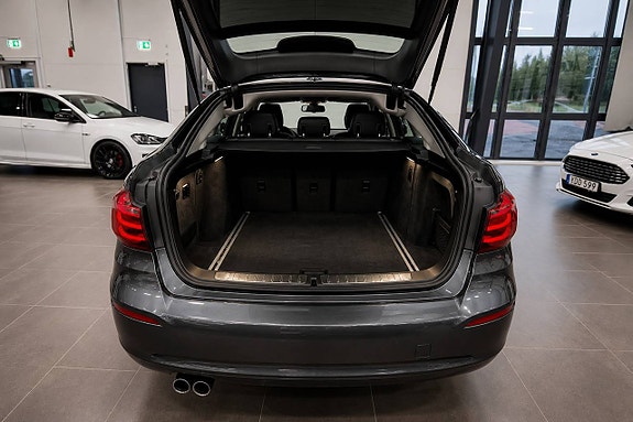 BMW 320d 15 of 18