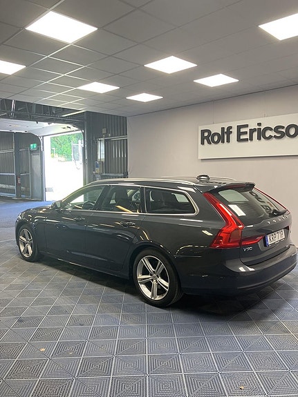 Volvo V90 2 of 10
