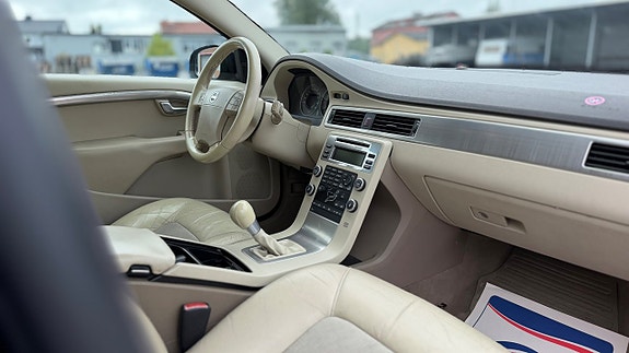 Volvo V70 14 of 17