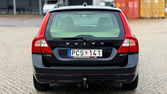 Volvo V70 6 of 17