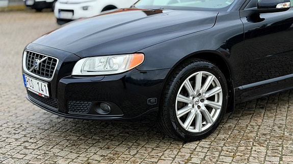 Volvo V70 9 of 17