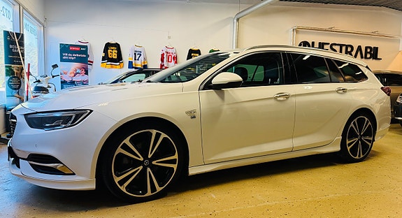 Opel Insignia 3 of 21