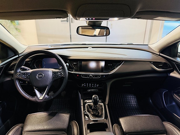 Opel Insignia 17 of 21