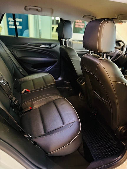 Opel Insignia 18 of 21