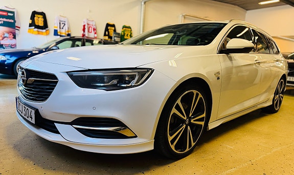 Opel Insignia 2 of 21