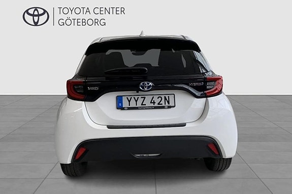 Toyota Yaris 6 of 12
