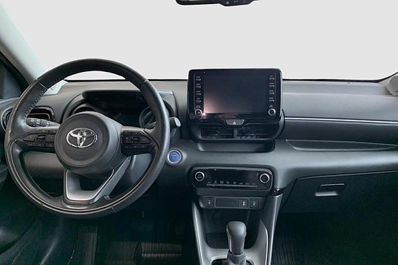 Toyota Yaris 10 of 12