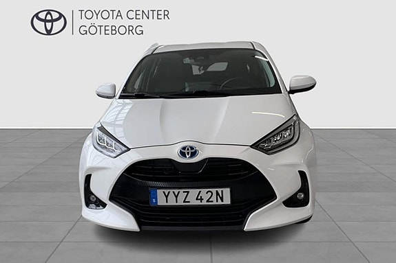 Toyota Yaris 7 of 12
