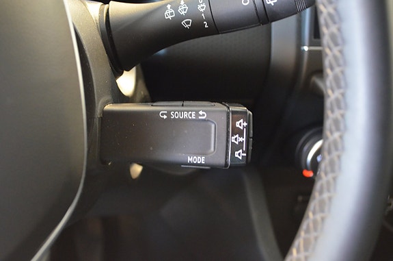 Renault Clio 12 of 17