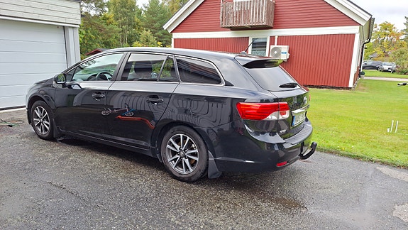 Toyota Avensis 3 of 5