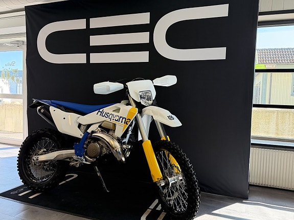 Husqvarna TE 300 2 of 6