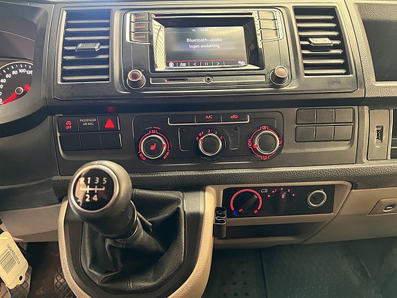 Volkswagen Transporter 13 of 17
