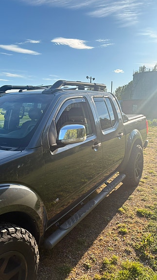 Nissan Navara 2 of 8
