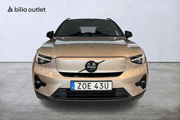 Volvo XC40 5 of 28