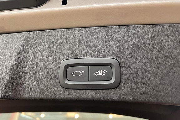 Volvo XC40 26 of 28
