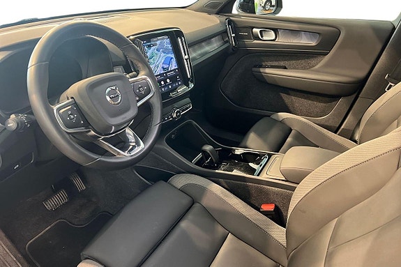 Volvo XC40 11 of 28