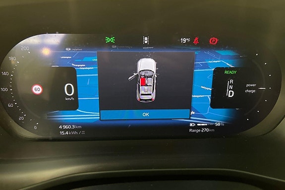 Volvo XC40 15 of 28