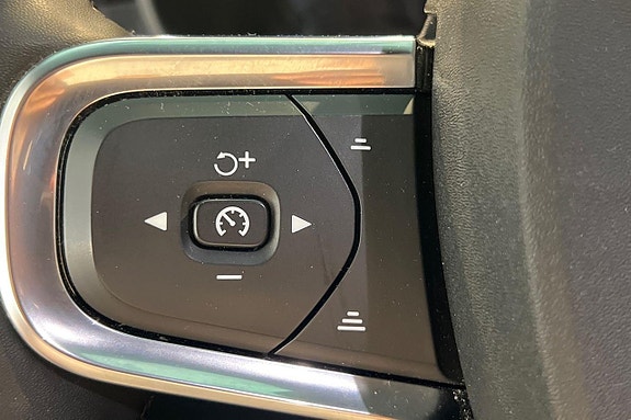 Volvo XC40 20 of 28