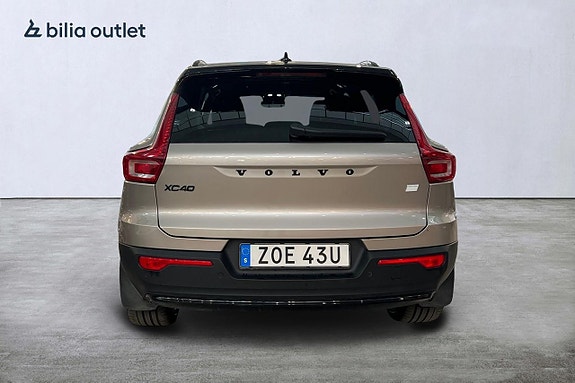 Volvo XC40 4 of 28