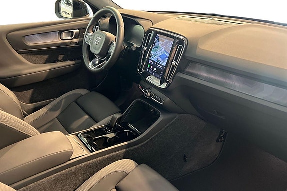 Volvo XC40 9 of 28