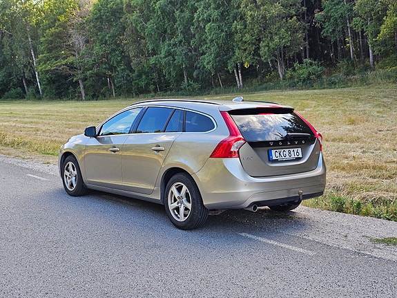 Volvo V60 4 of 12