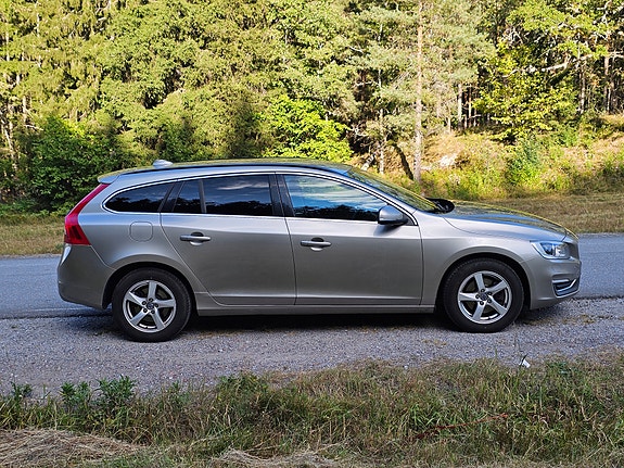 Volvo V60 7 of 12