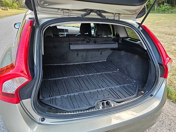 Volvo V60 11 of 12