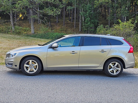 Volvo V60 3 of 12