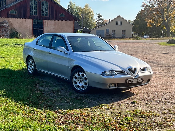 Alfa Romeo 166 5 of 13