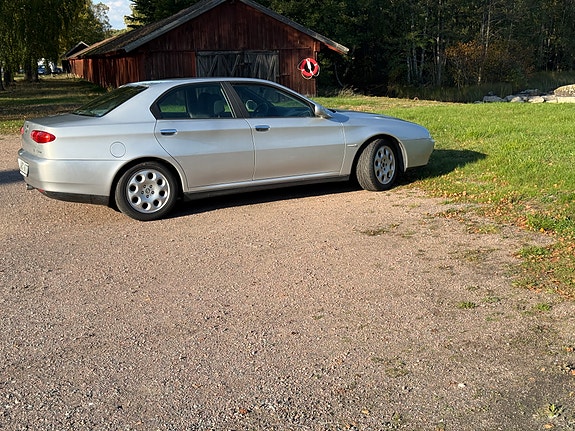 Alfa Romeo 166 11 of 13