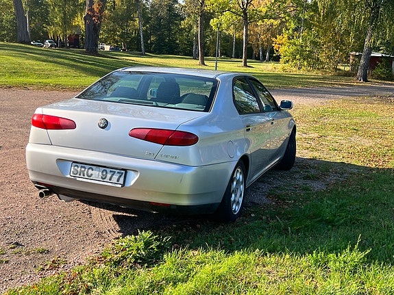 Alfa Romeo 166 8 of 13