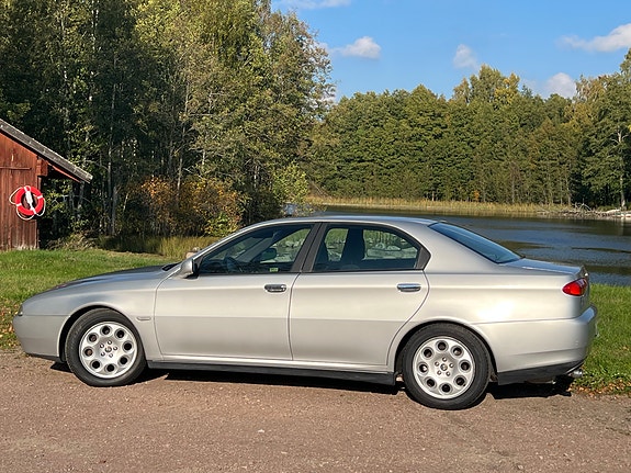 Alfa Romeo 166 3 of 13