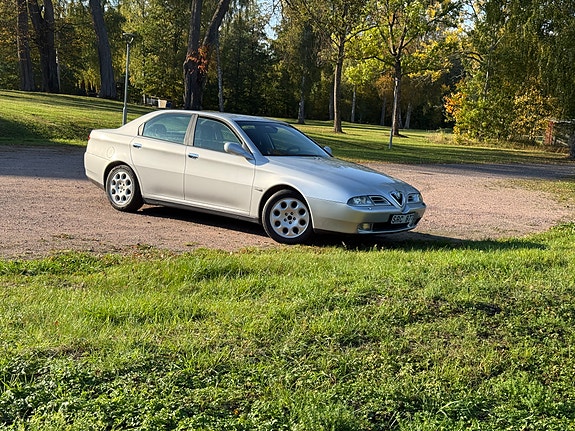 Alfa Romeo 166 9 of 13