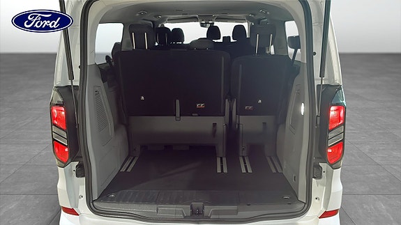 Ford Custom Tourneo 10 of 12