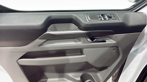 Ford Custom Tourneo 11 of 12