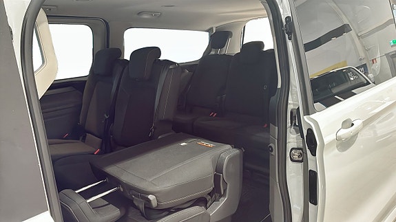 Ford Custom Tourneo 12 of 12