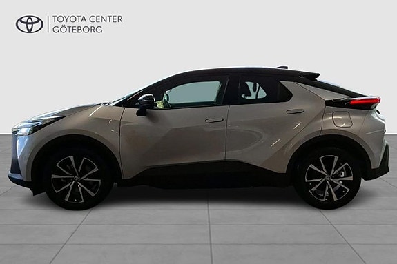 Toyota C-HR 4 of 11